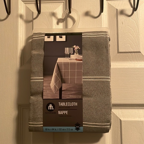 Ok60 X 84 inches Tablecloth - Picture 1 of 3